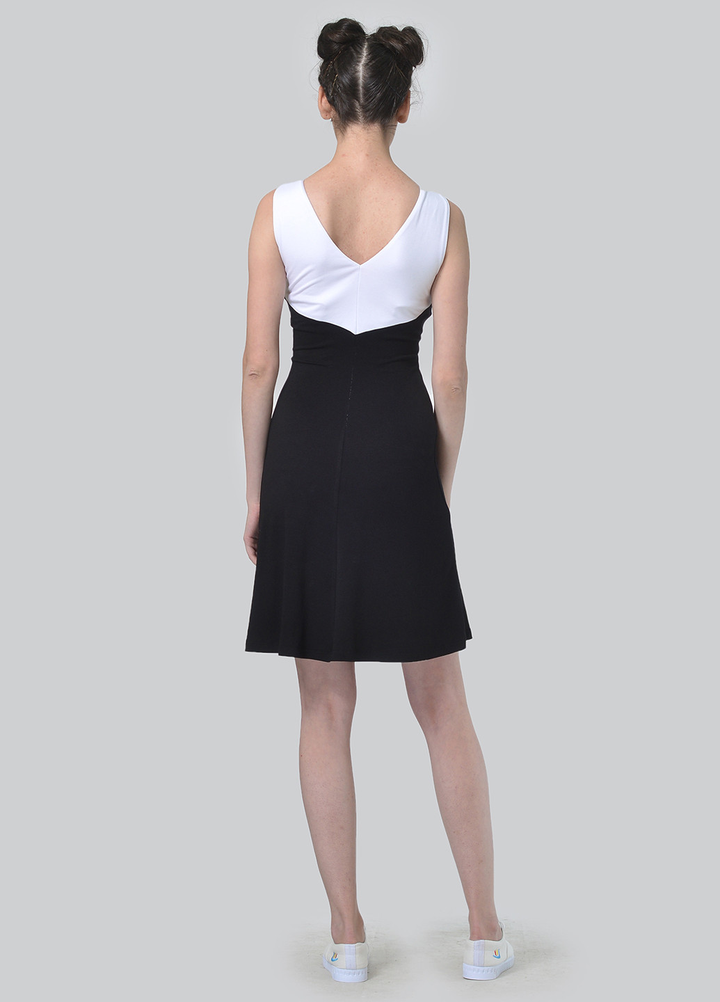 Черное кэжуал платье футляр Agata Webers однотонное