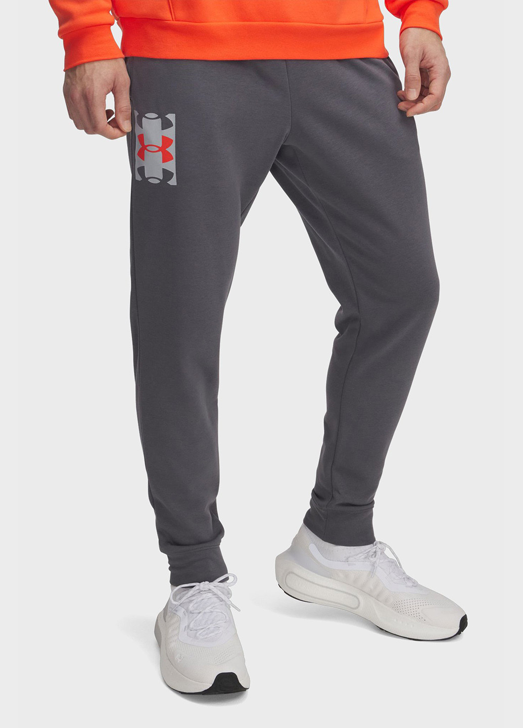 Серые спортивные демисезонные джоггеры брюки Under Armour