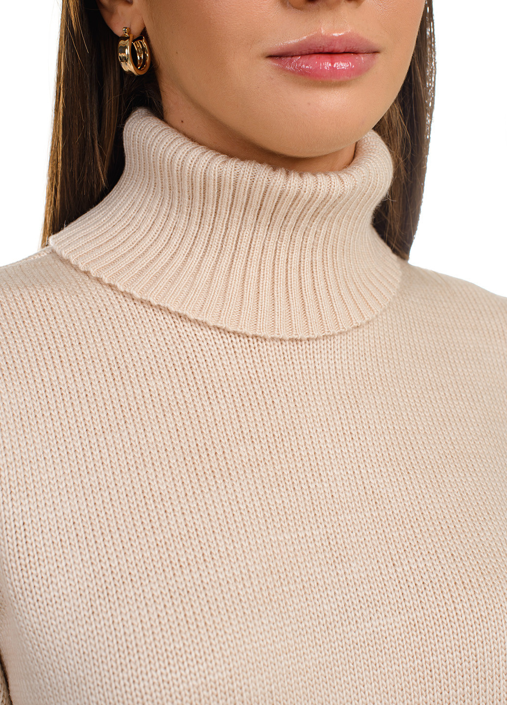 Пудровий зимовий класичний жіночий светр SVTR
