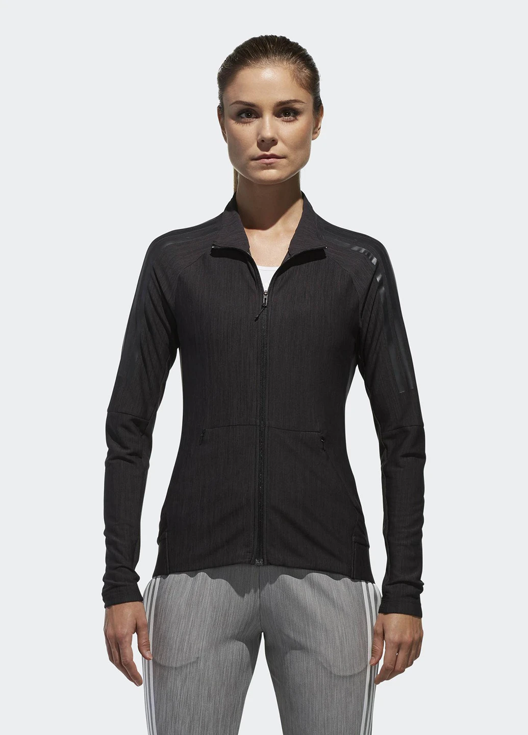 Черная демисезонная куртка adidas
