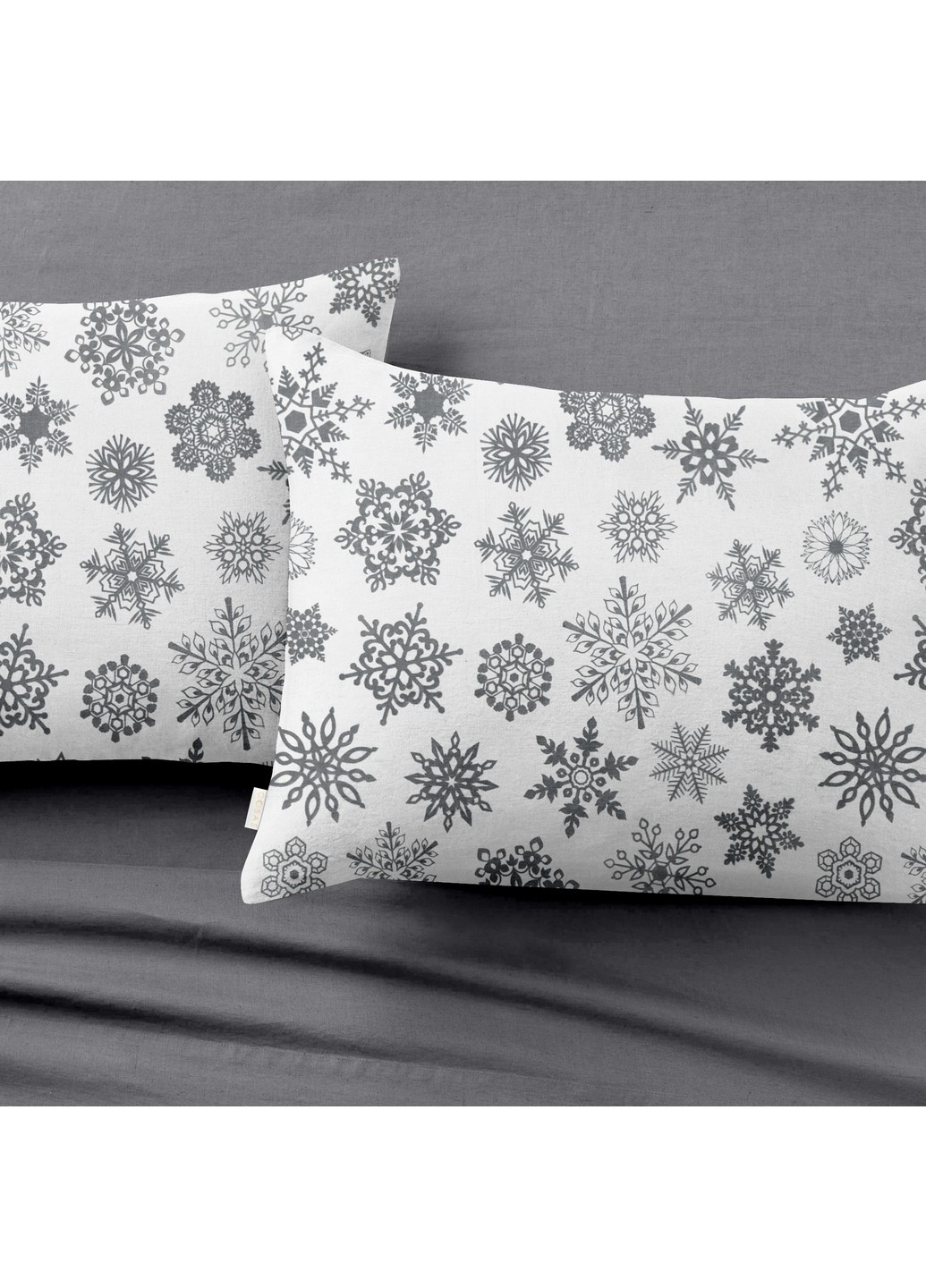 Евро комплект RANFORS GRAPHITE SNOWFLAKES GREY (пододеяльник 200х220 см, простынь 180х200х20 см, наволочка 2 шт 50х70 см) Cosas (251413587)