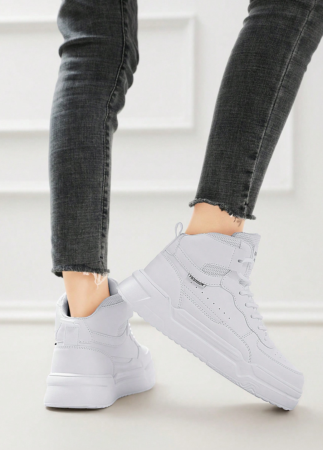 Кроссовки SHEIN белые демисезоны (340648537)