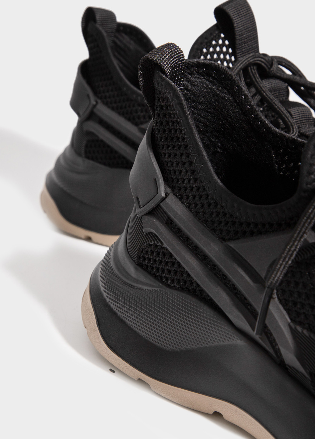 Черные всесезонные кроссовки Respect