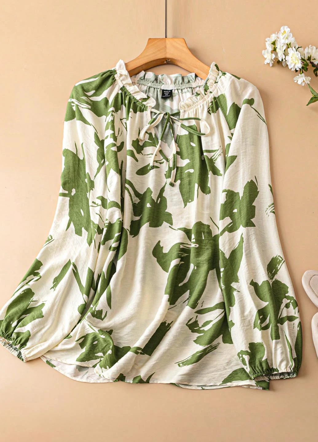 Молочная блуза SHEIN