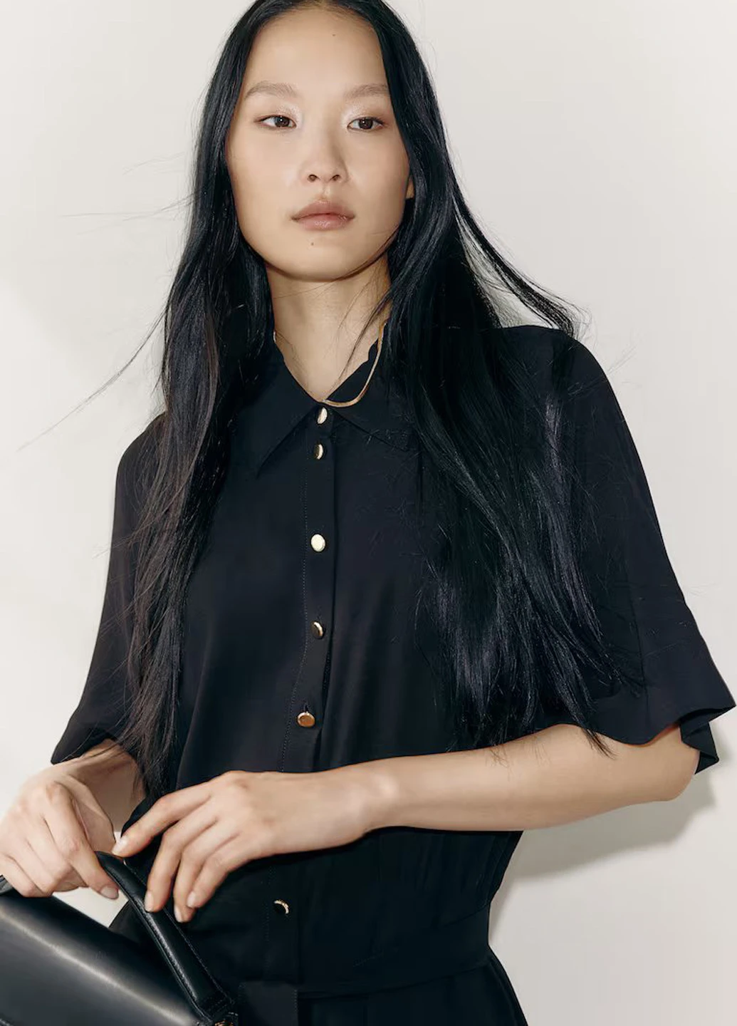 Черное кэжуал платье рубашка H&M однотонное