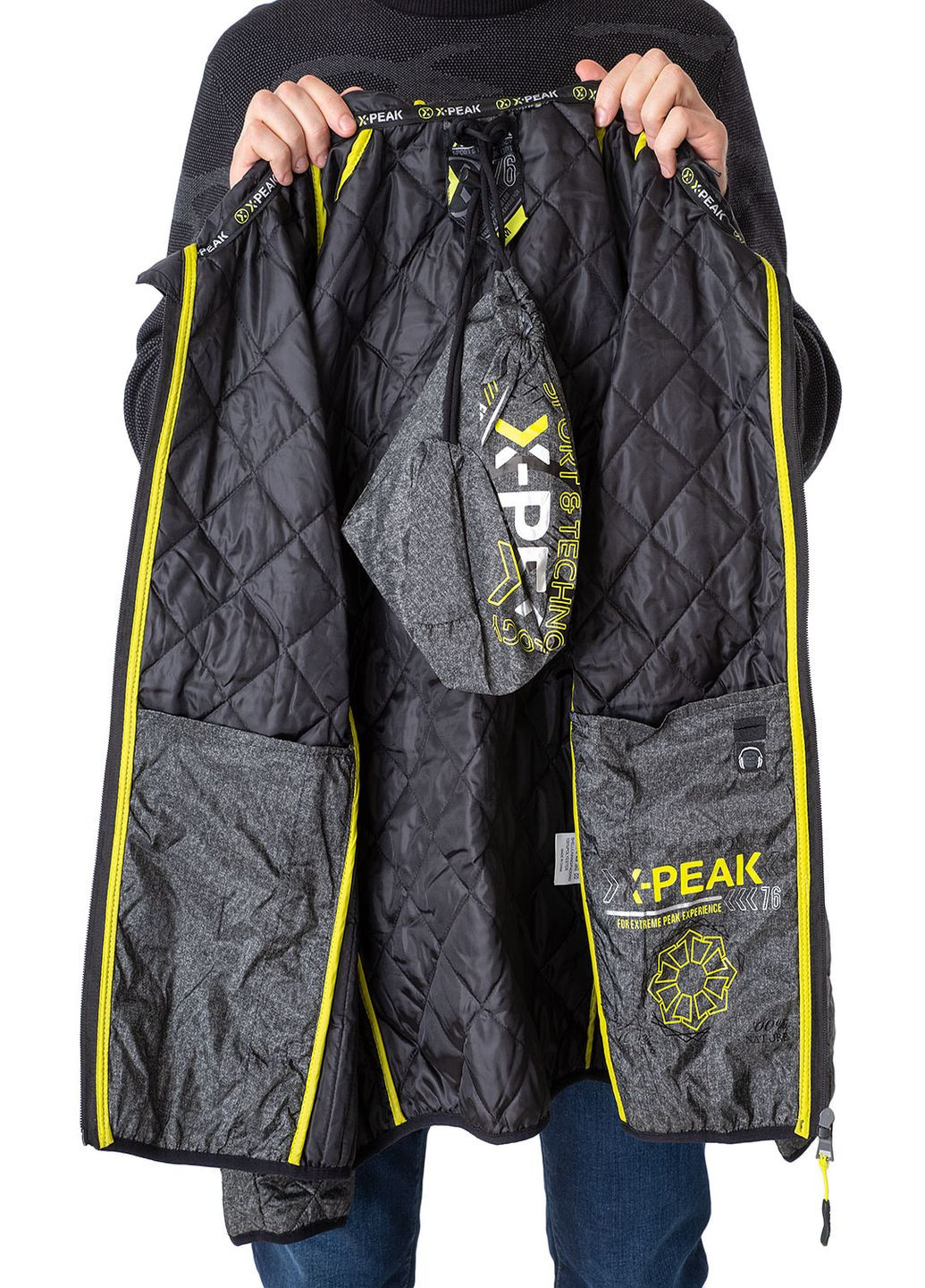 Сіра зимня куртка Peak