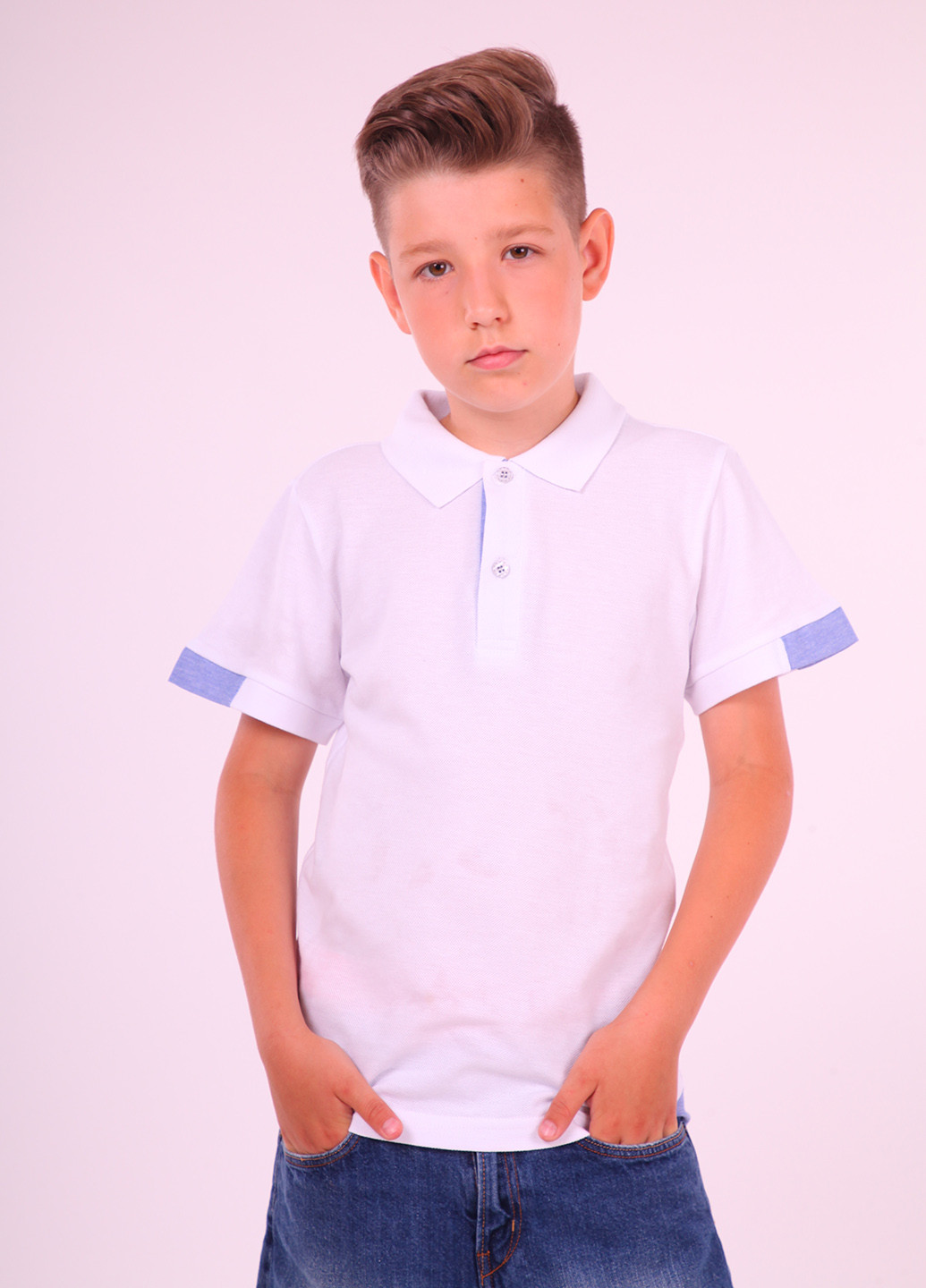 Белая детская футболка-поло для мальчика DiMax однотонная