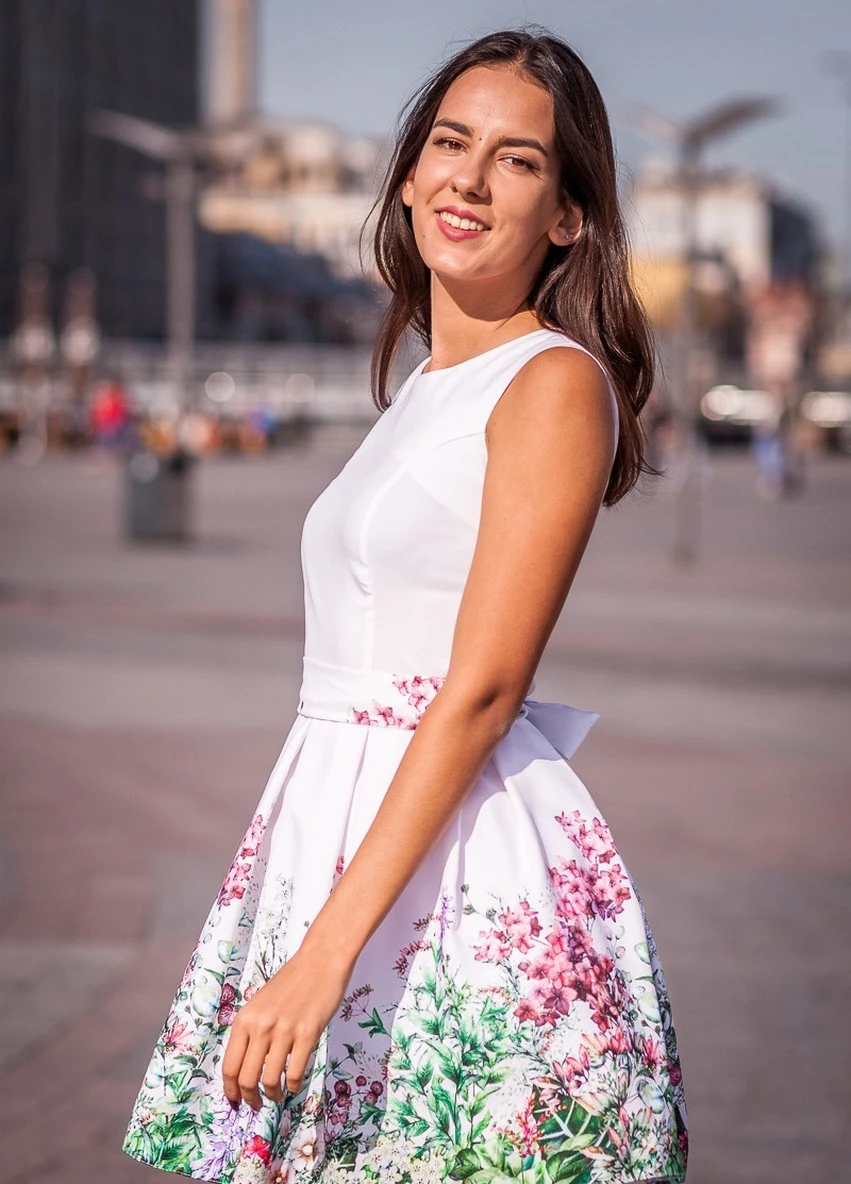 Молочна вечірня сукня а-силует, бебі долл, з спідницею-сонце First Woman з малюнком