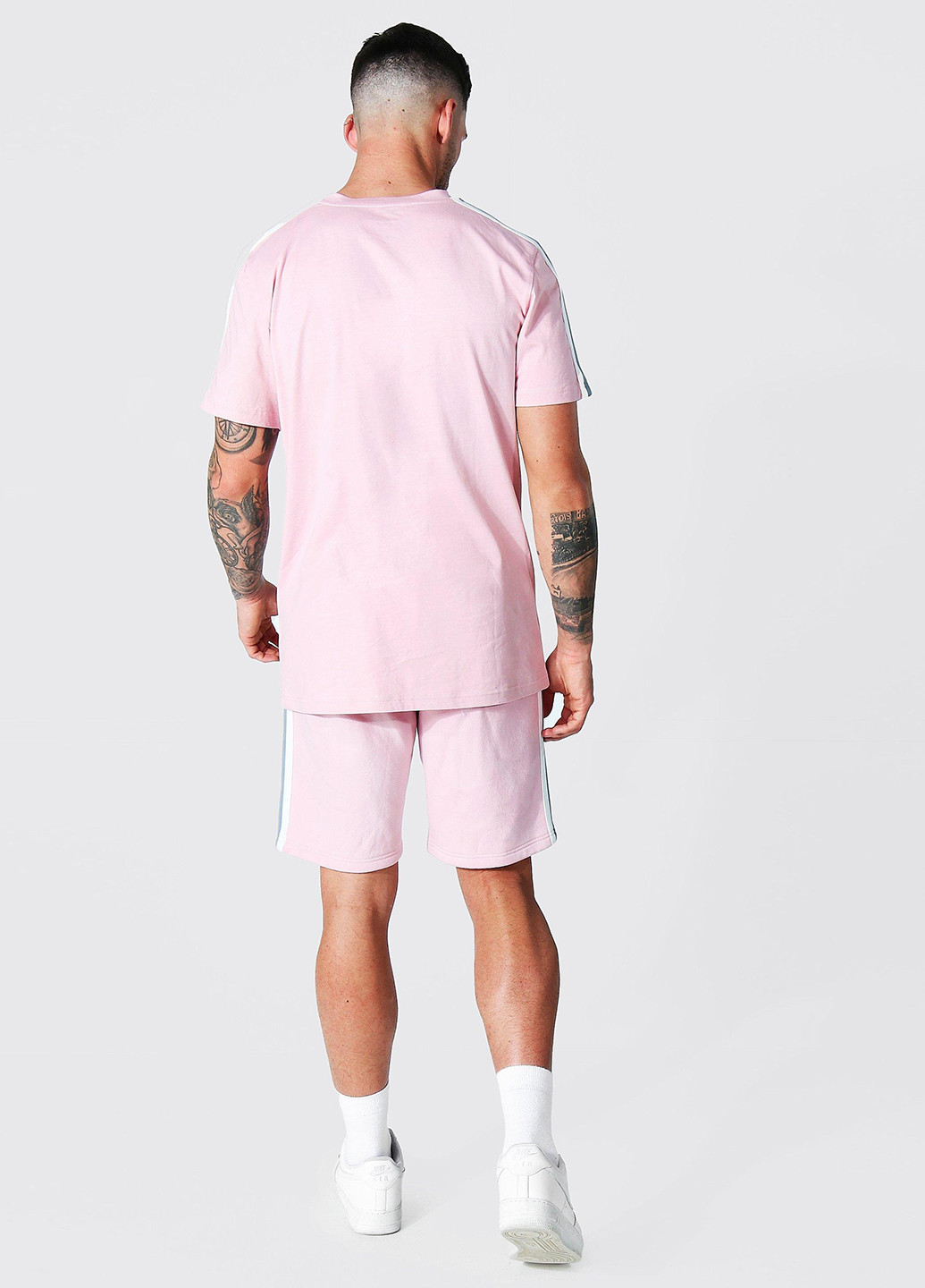 Светло-розовая футболка Boohoo