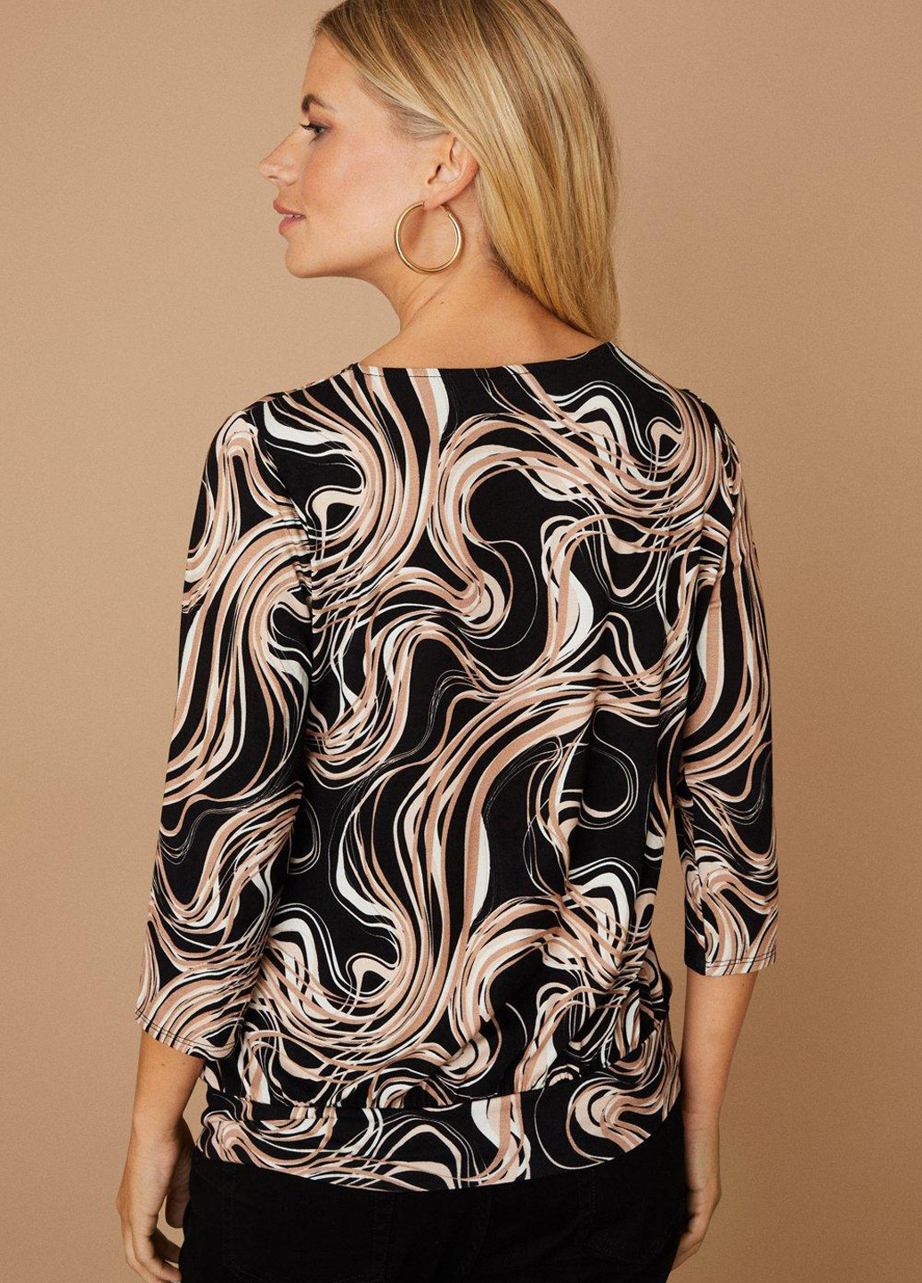 Чёрная блуза на запах Wallis