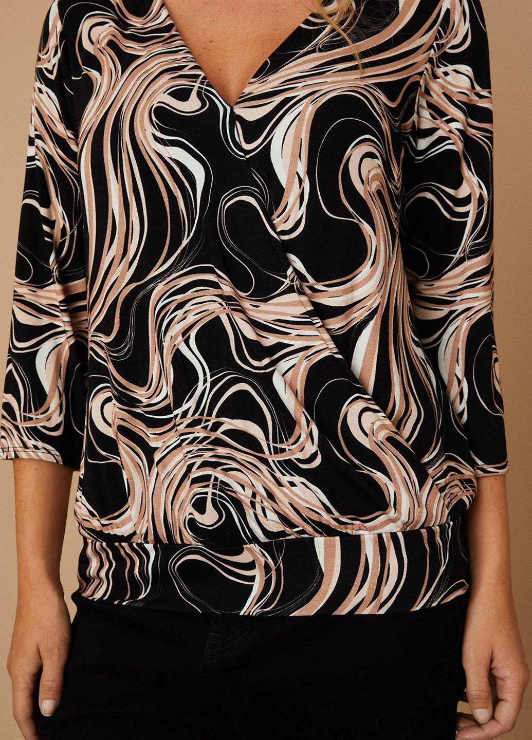 Чёрная блуза на запах Wallis