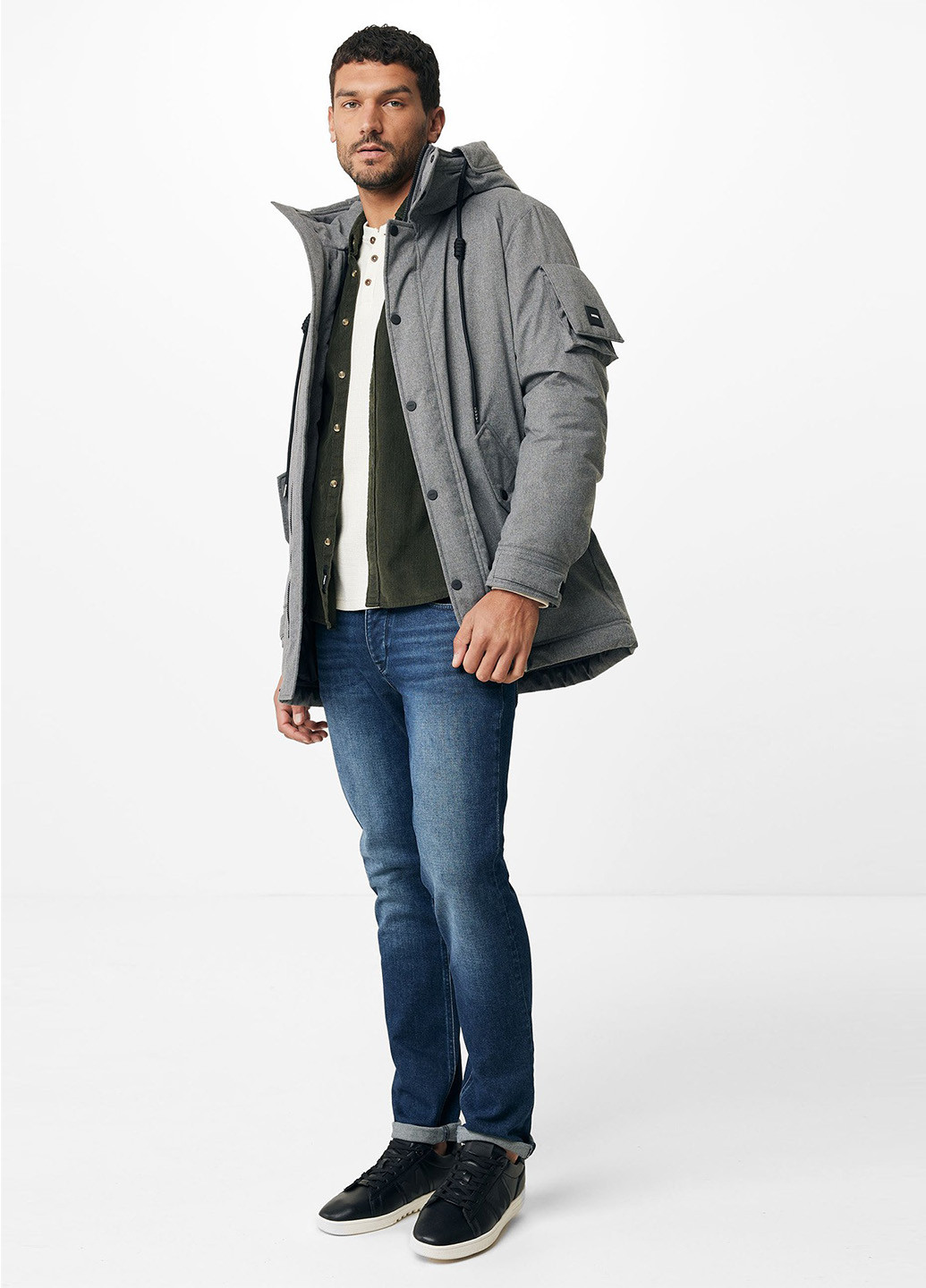 Светло-серая зимняя куртка Mexx