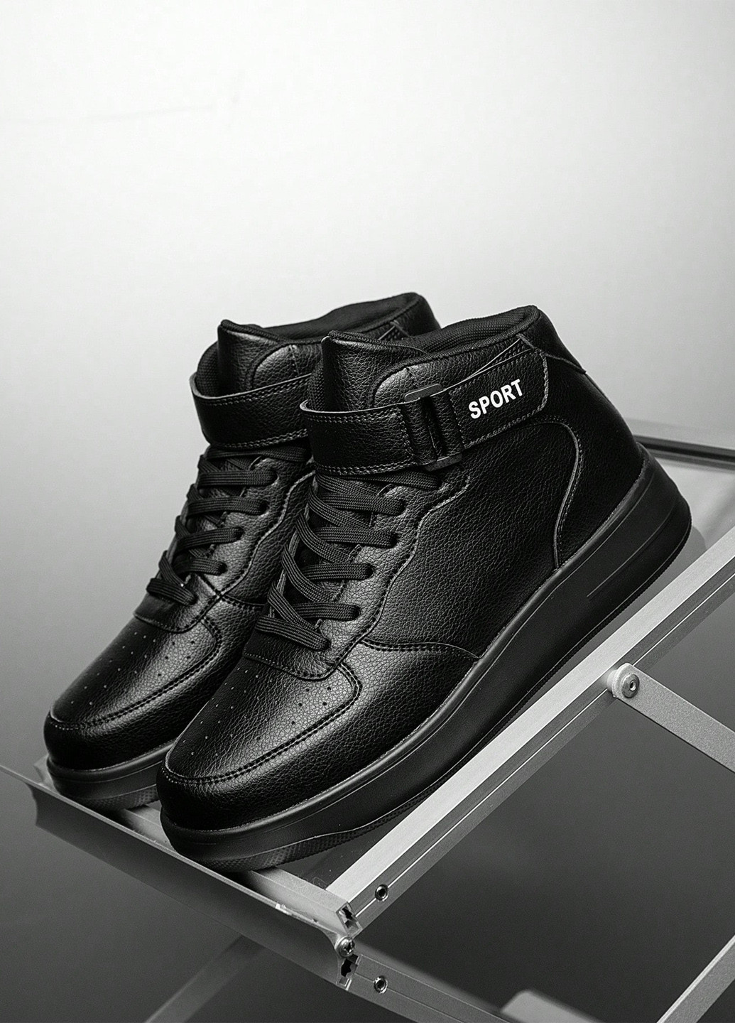 Черные демисезонные кроссовки SHEIN