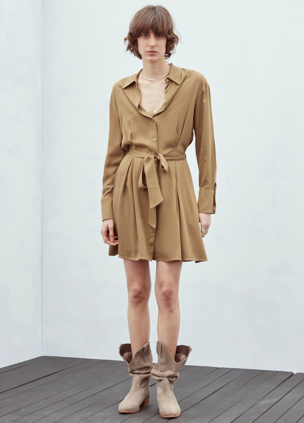 Оливковое (хаки) кэжуал платье Mudo однотонное