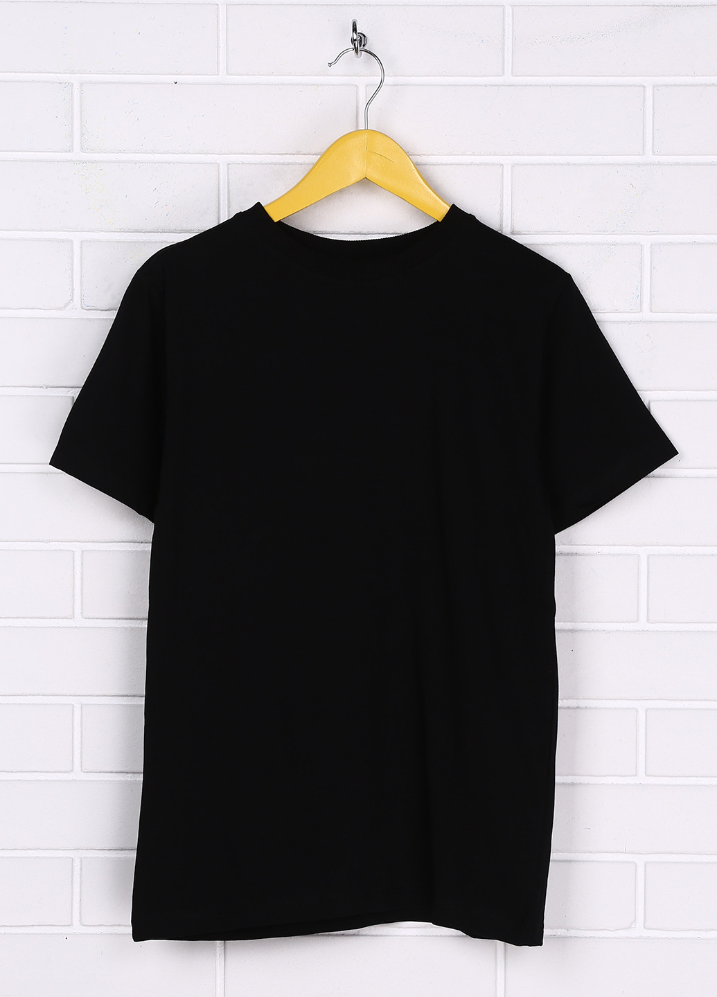 Черная летняя футболка с коротким рукавом CHN