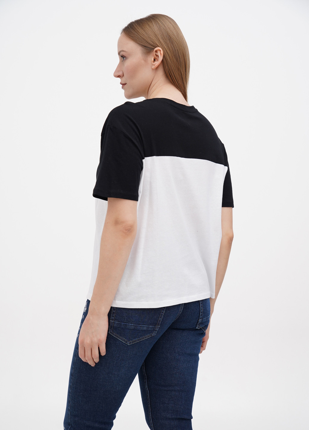 Черно-белая летняя футболка Terranova