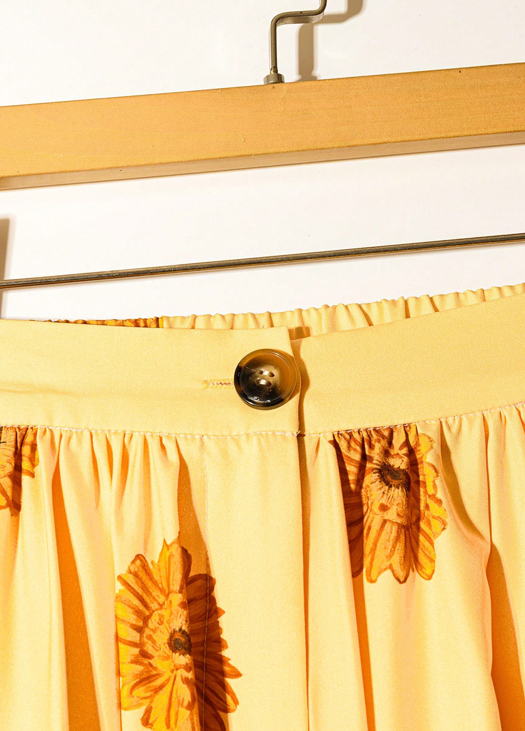 Желтая кэжуал цветочной расцветки юбка SHEIN клешированная