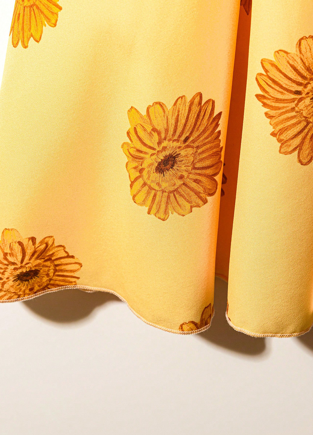 Желтая кэжуал цветочной расцветки юбка SHEIN клешированная