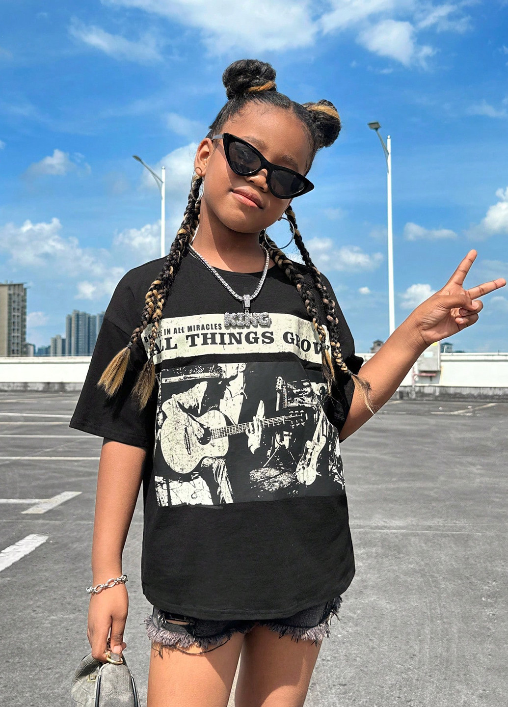 Черная летняя футболка SHEIN