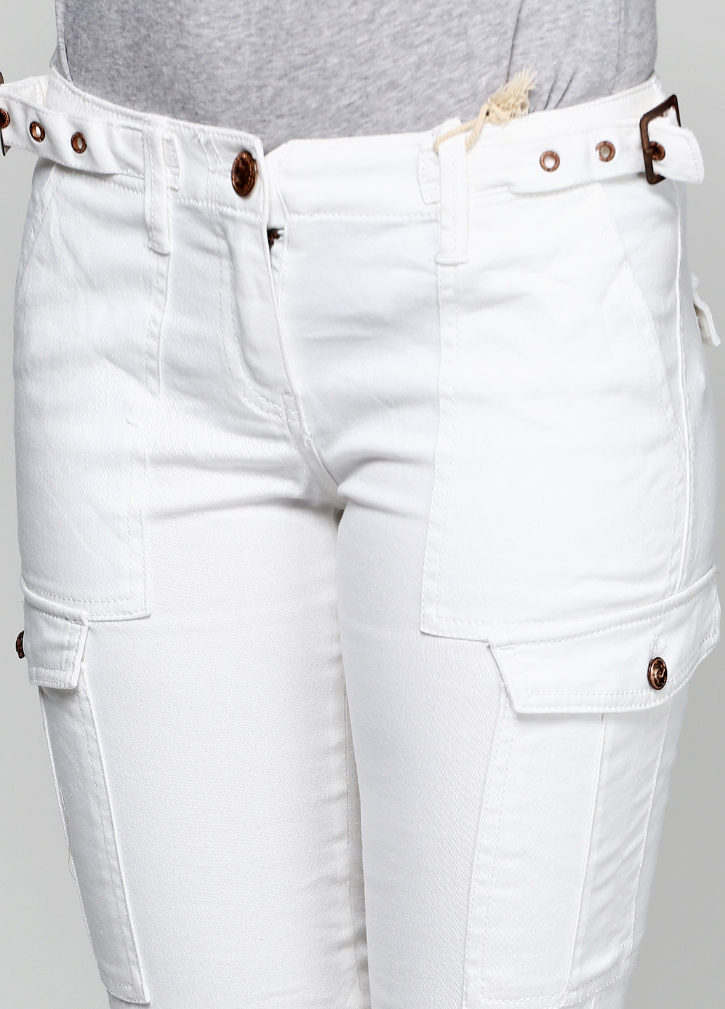 Белые кэжуал демисезонные зауженные брюки Aggresive