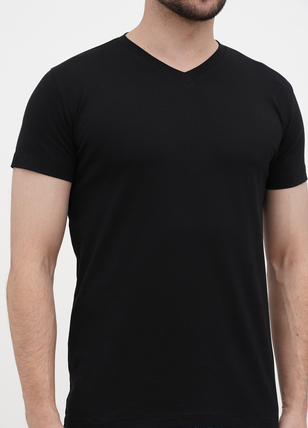 Чорна футболка Only Man