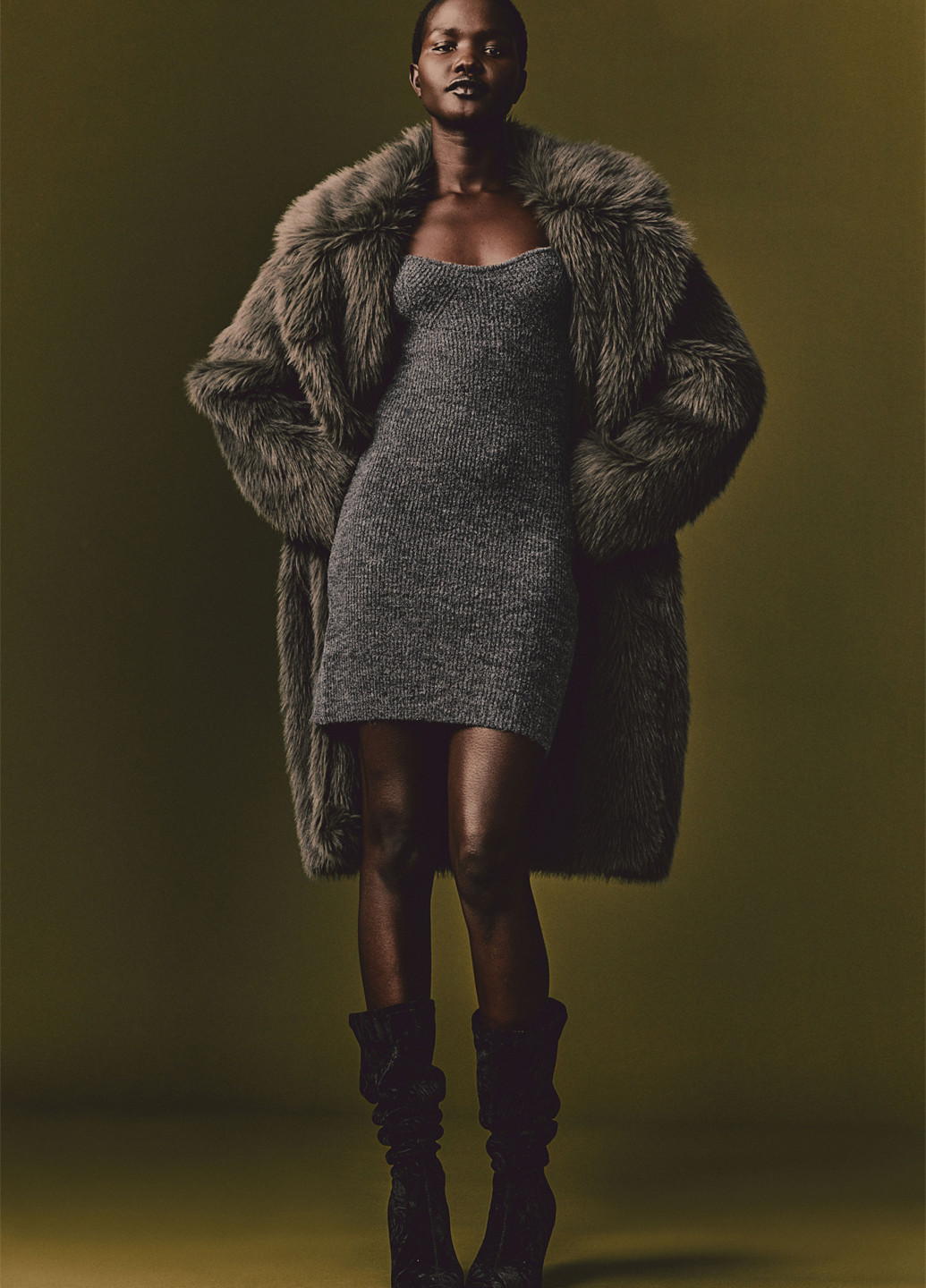 Темно-серое кэжуал платье платье-свитер H&M однотонное