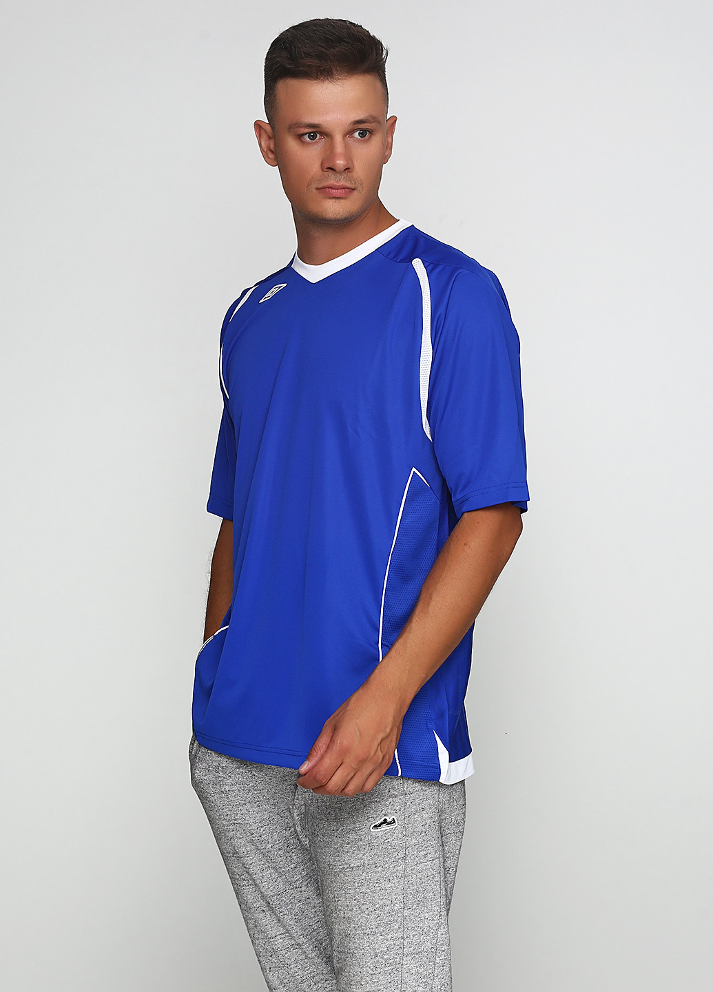 Синяя футболка Umbro