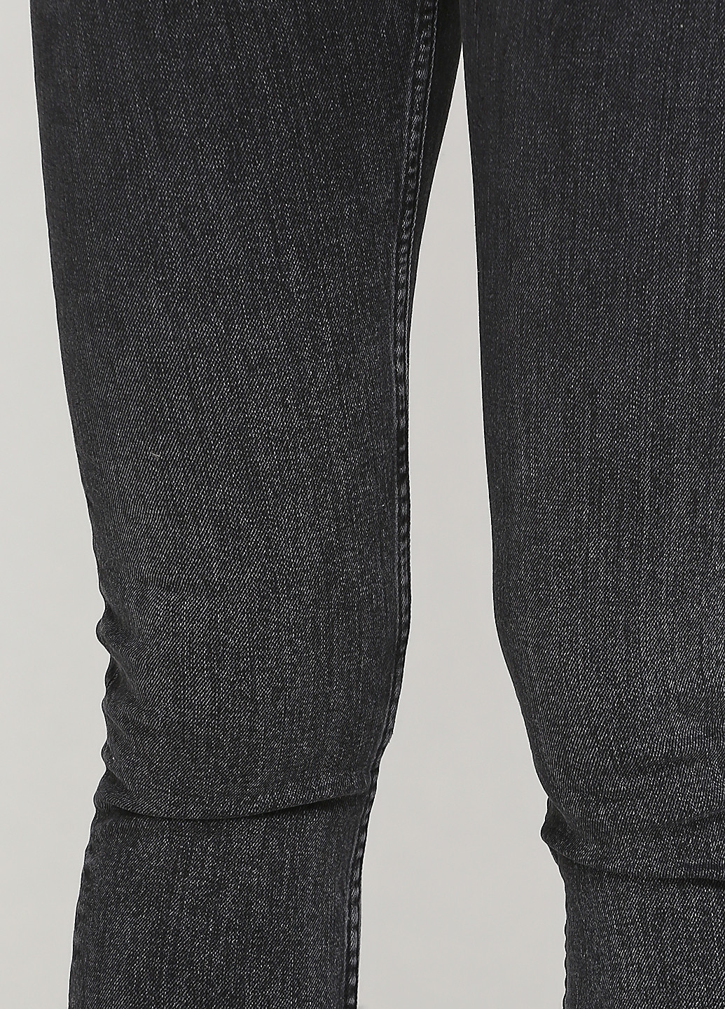 Графитовые демисезонные зауженные джинсы H&M