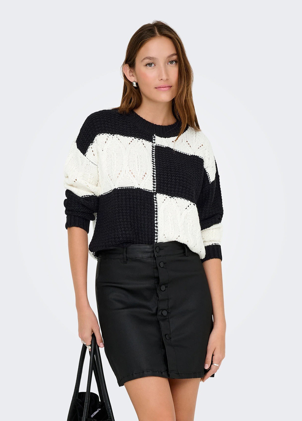 Черно-белый демисезонный свитер джемпер Only