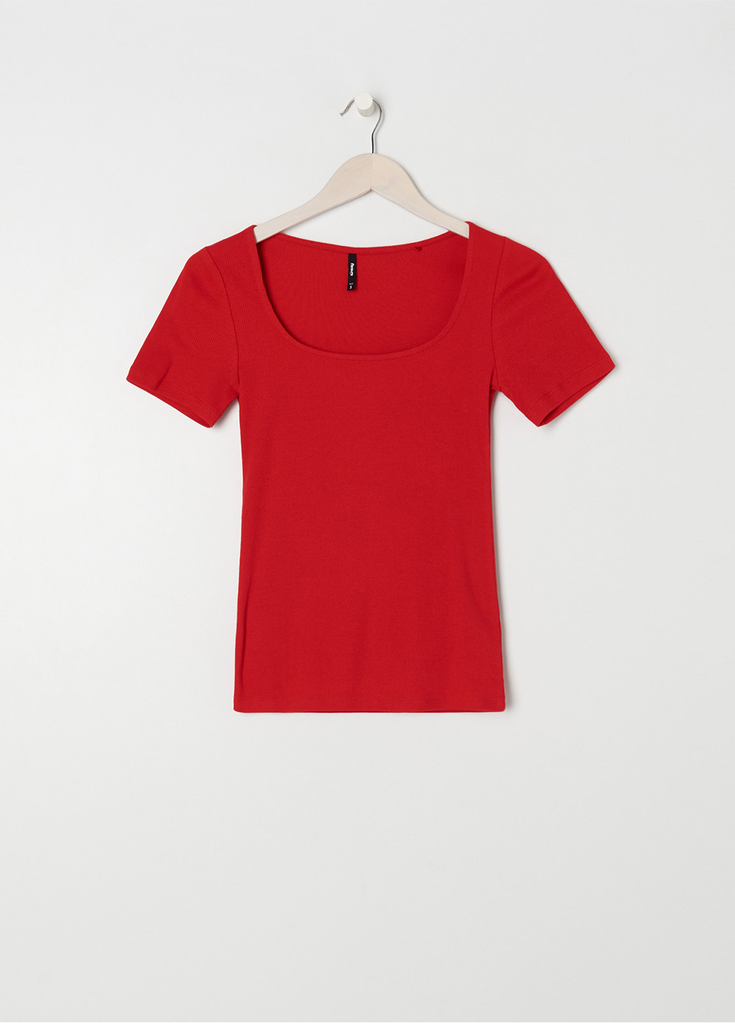 Красная летняя футболка Sinsay
