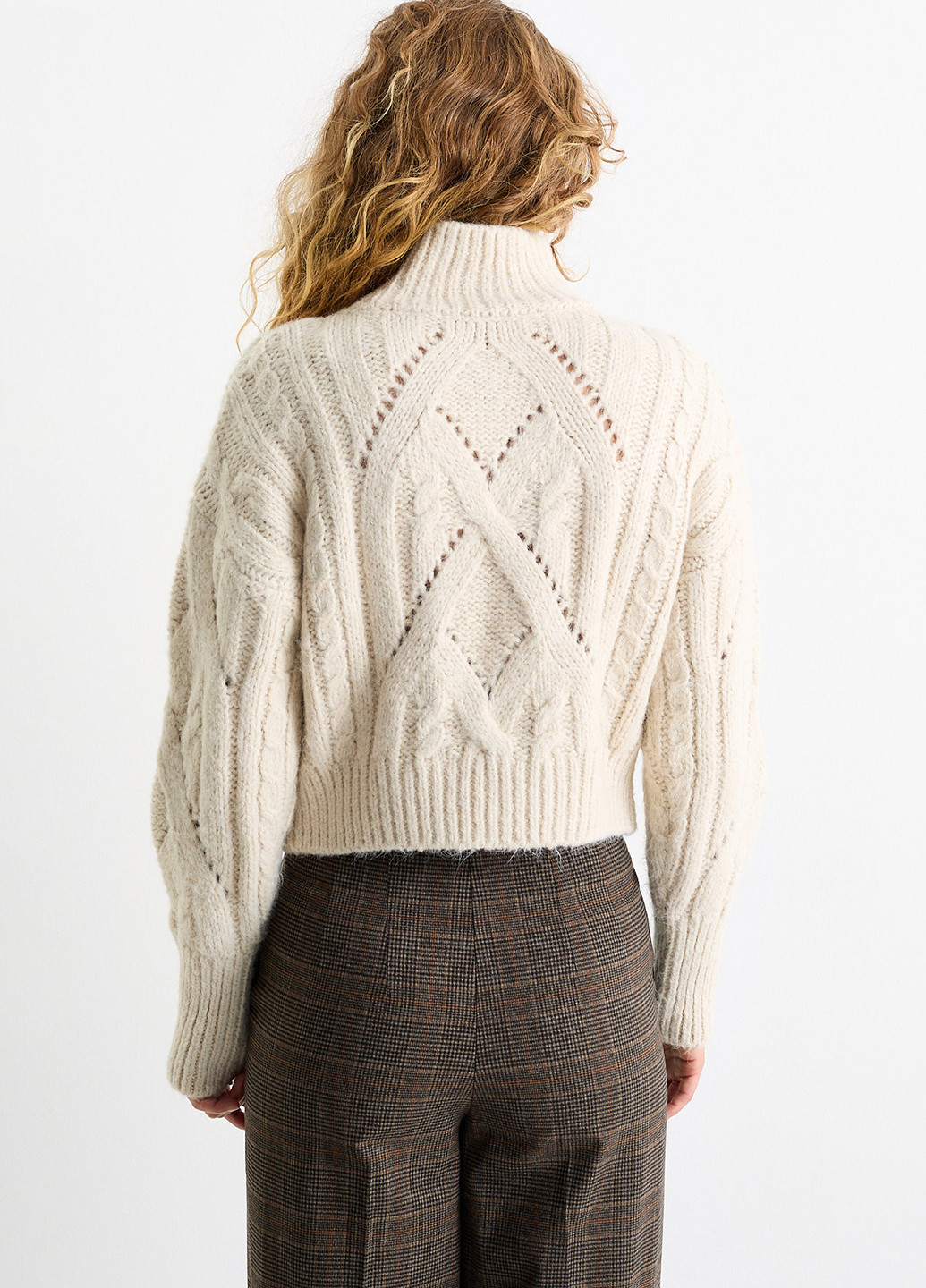 Светло-бежевый зимний свитер C&A