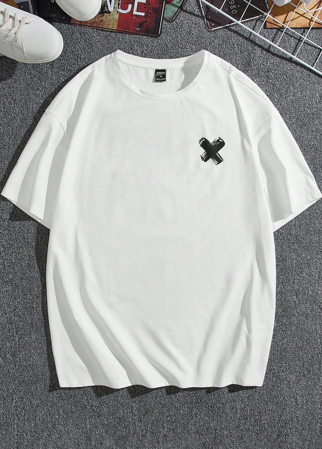 Белая футболка SHEIN