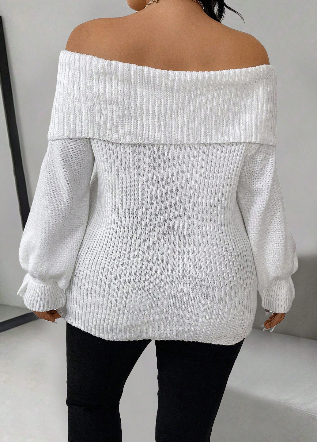 Білий демісезонний светр SHEIN