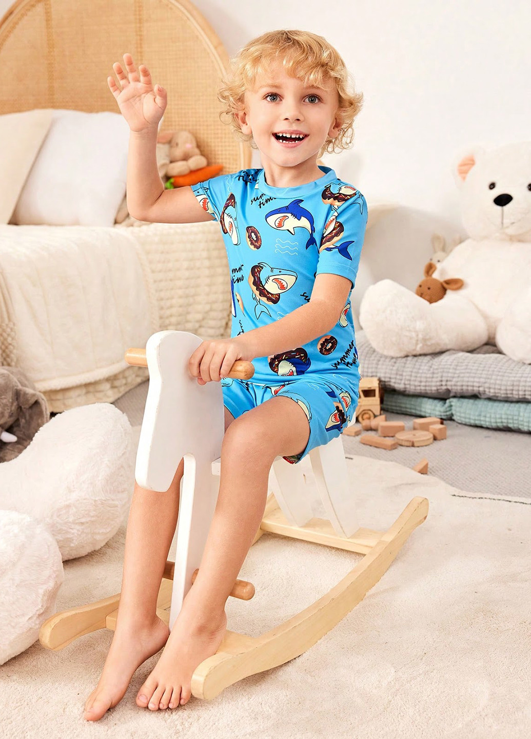 Блакитна всесезон піжама (футболка, шорти) футболка + шорти SHEIN