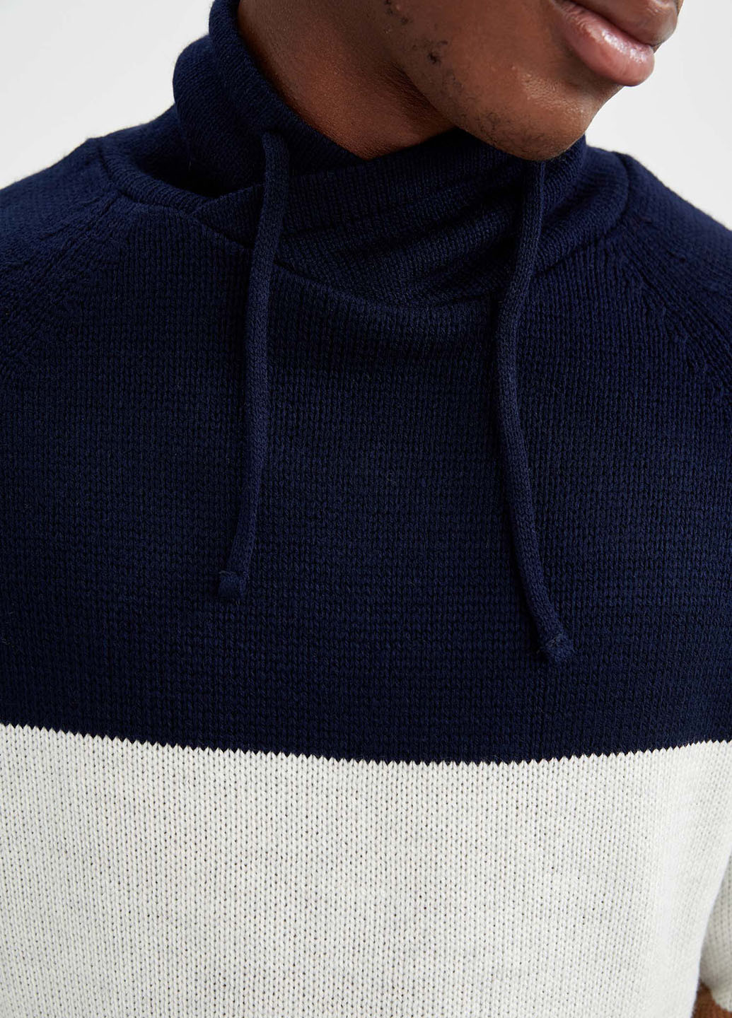 Темно-синій демісезонний пуловер DeFacto