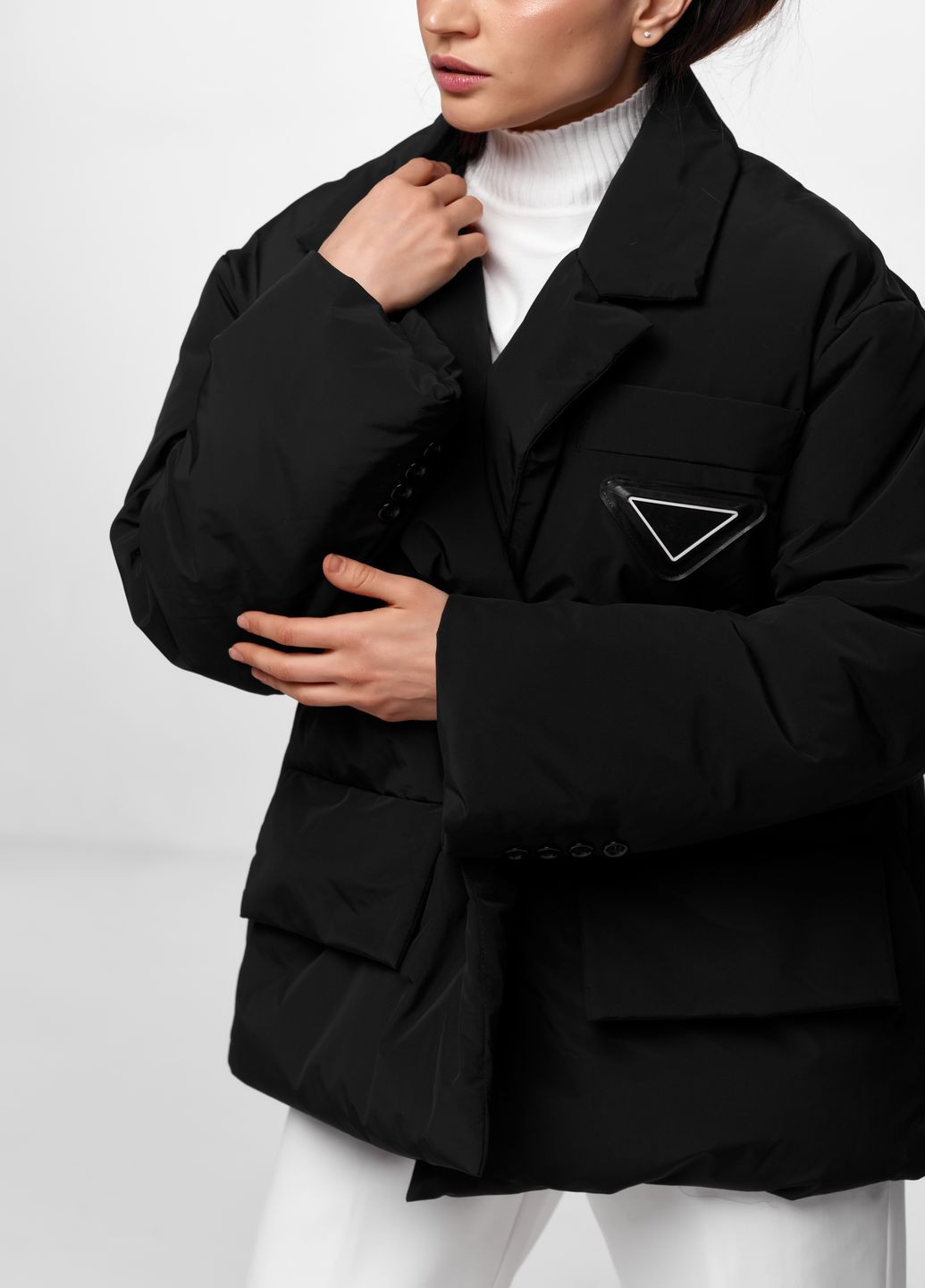 Черная зимняя короткий зимовий пуховик-піджак з поясом Actors