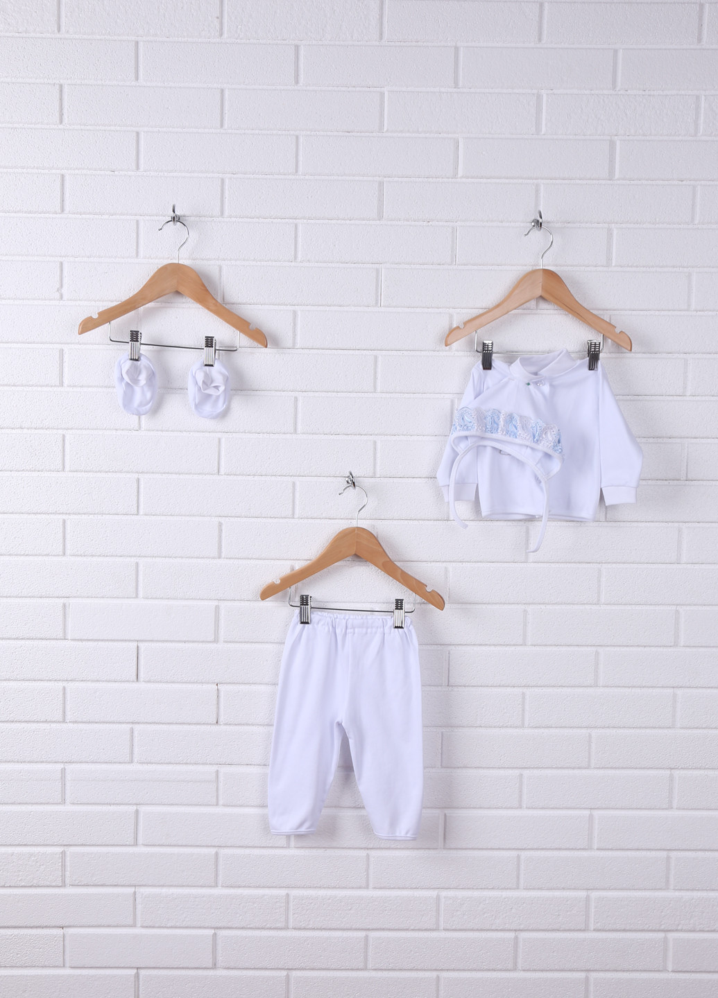 Білий демісезонний комплект (кофта, штани, шапочка, пінетки) Baby Art