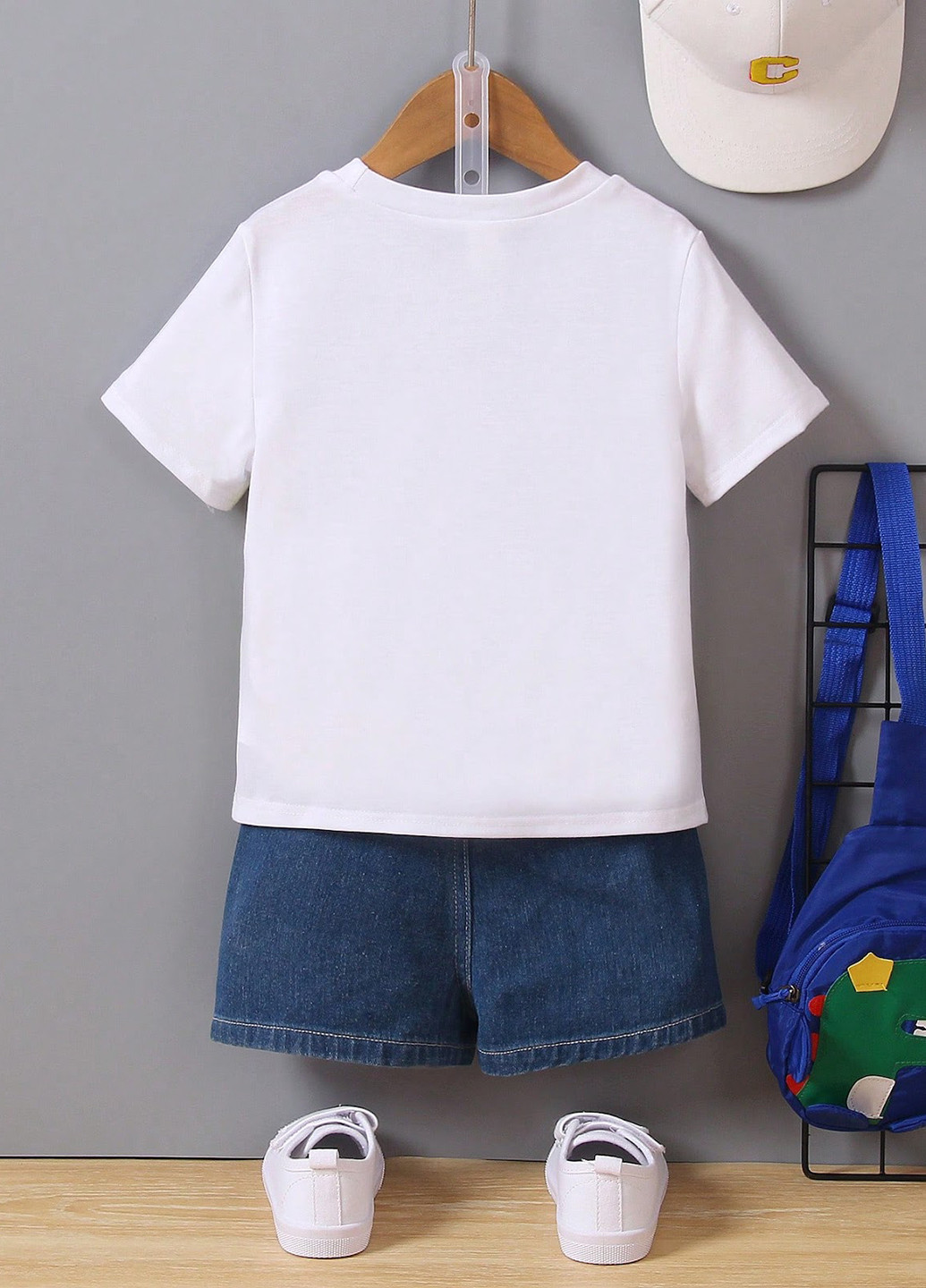 Біла літня футболка SHEIN