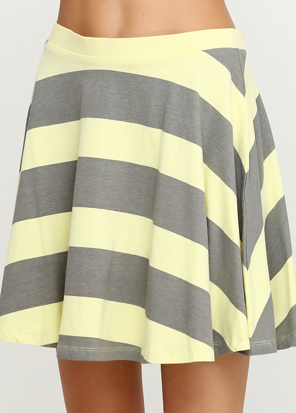 Светло-желтая кэжуал в полоску юбка Silvian Heach клешированная