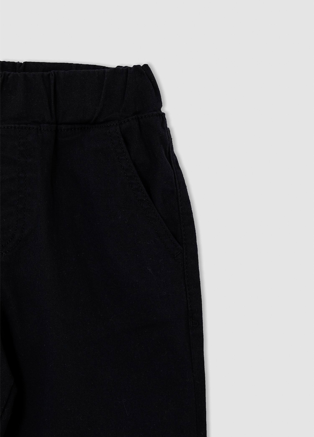 Черные кэжуал демисезонные брюки зауженные DeFacto