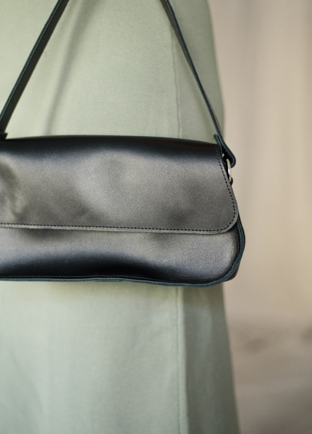 Жіноча сумка багет арт. 651 ручної роботи з натуральної шкіри лавандового кольору з легким глянцевим ефектом Boorbon (255406969)