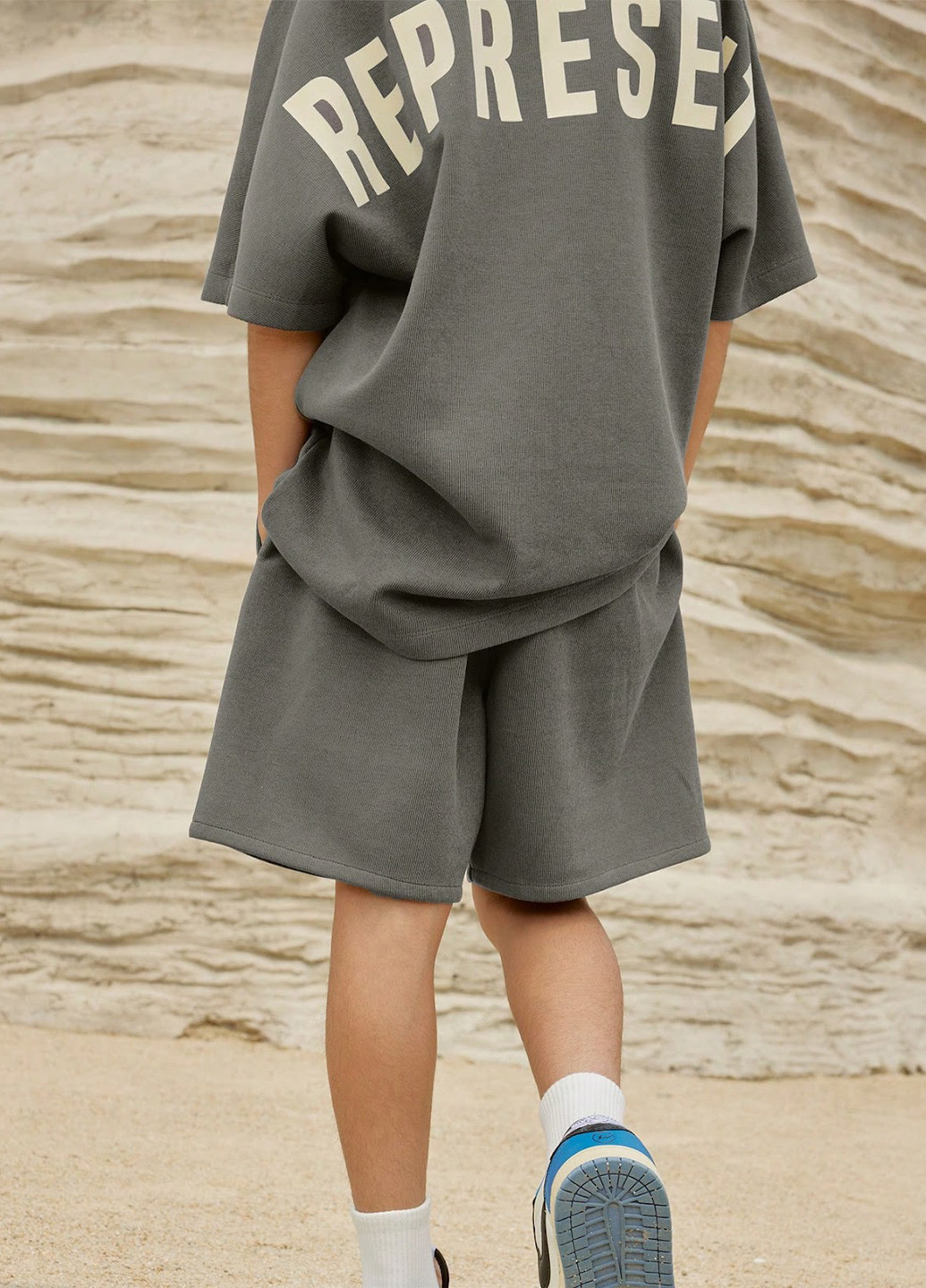 Серый летний костюм (футболка, шорты) с шортами SHEIN