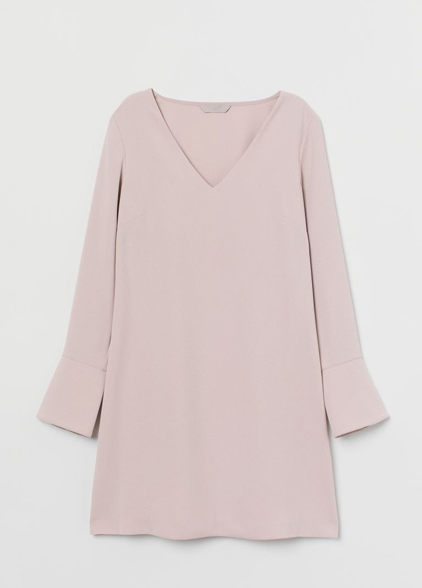Светло-розовое кэжуал платье с треугольным вырезом H&M однотонное