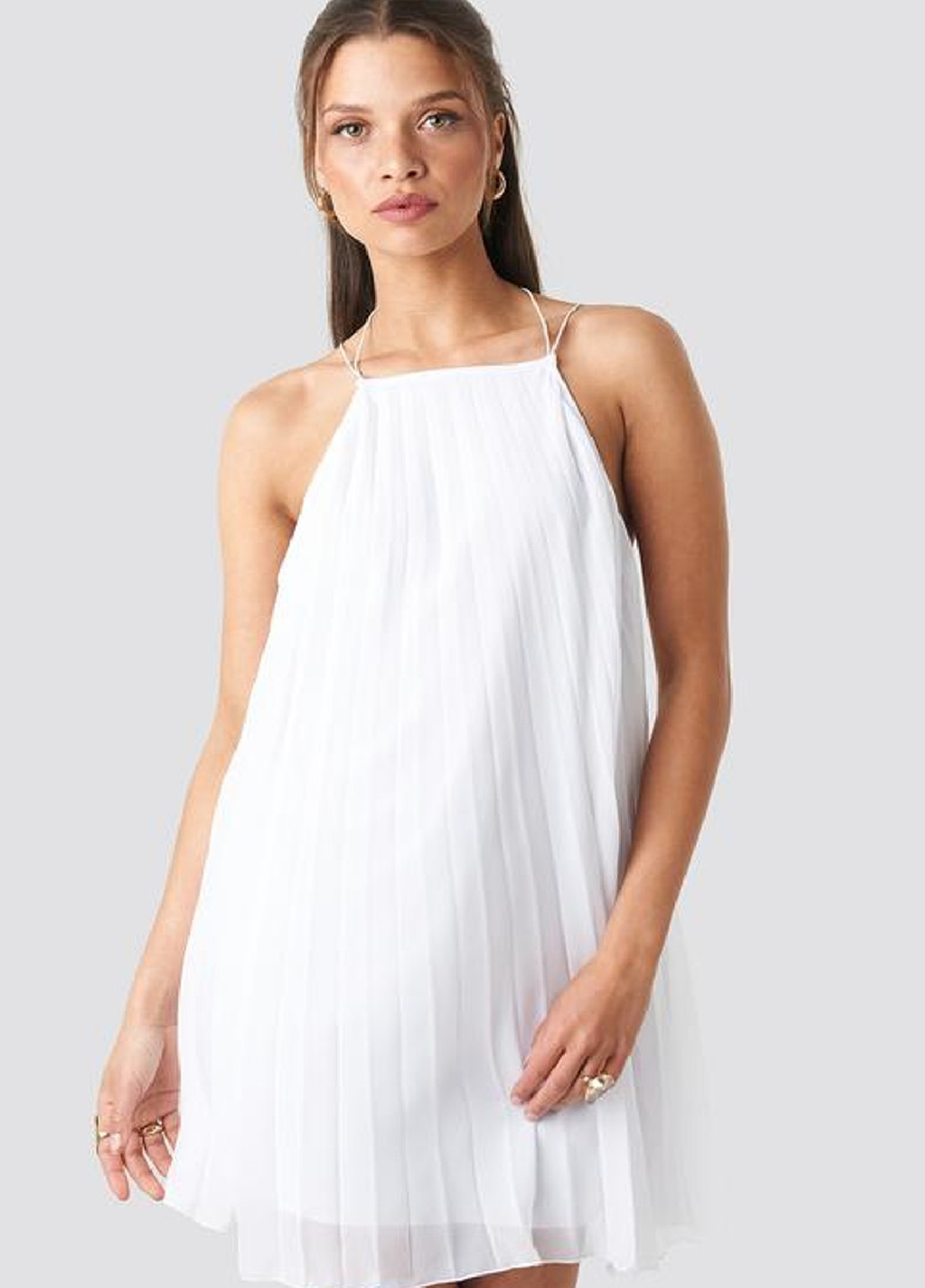 Білий кежуал плаття, сукня а-силует, з відкритою спиною NA-KD однотонна