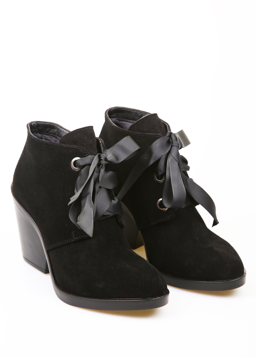 Осенние ботинки Number 22 с лентами из натуральной замши