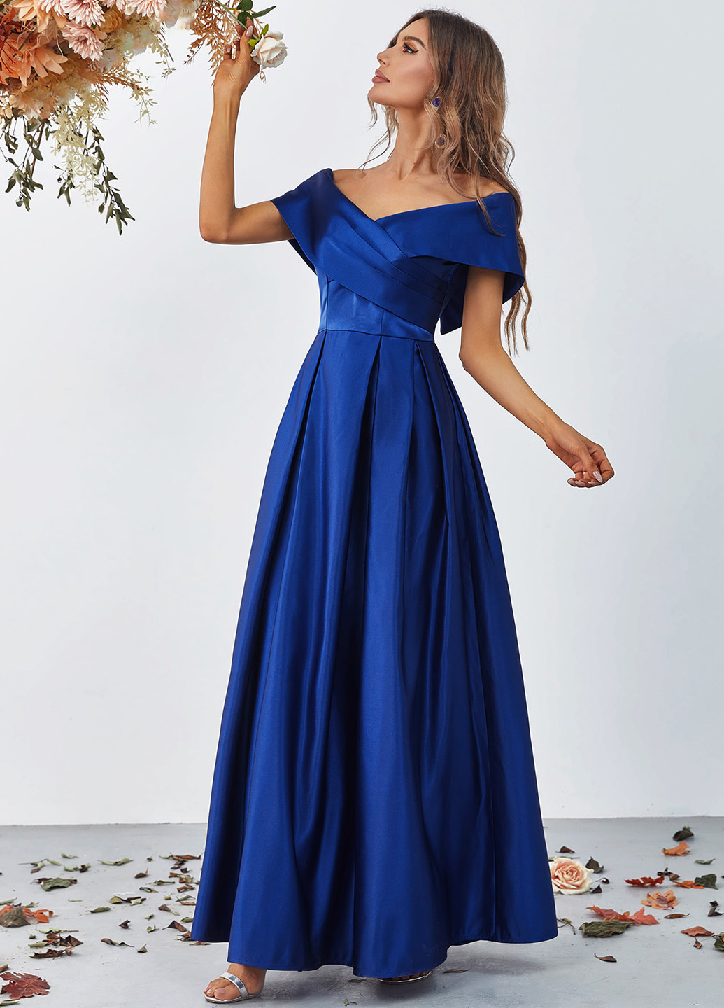 Синя вечірня сукня з відкритими плечима SHEIN однотонна