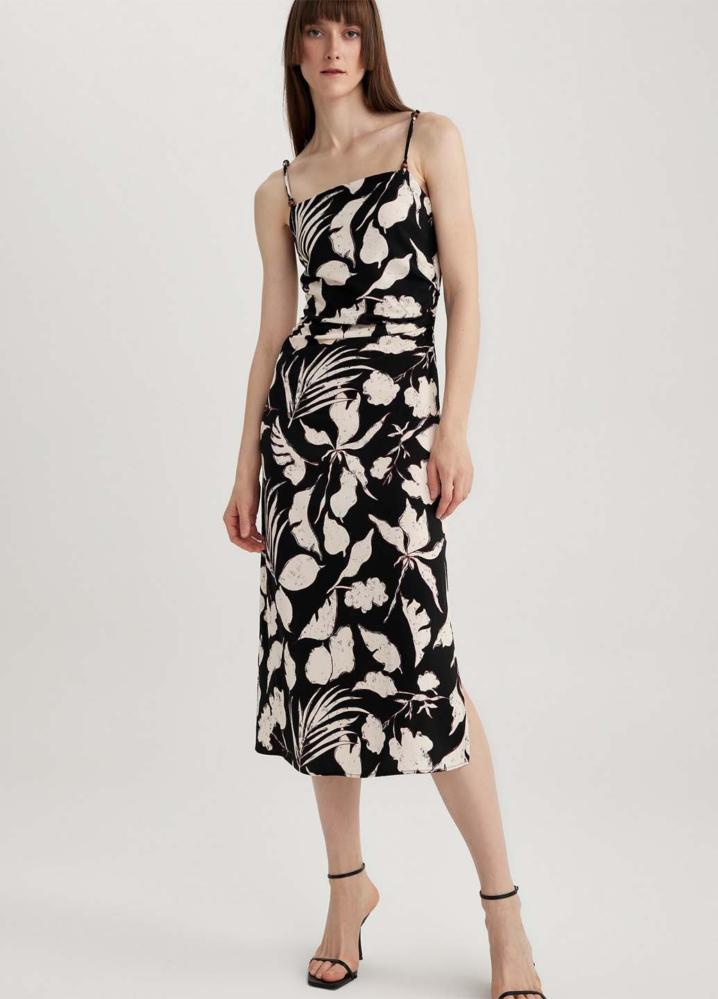 Чорна кежуал сукня сукня-комбінація DeFacto з квітковим принтом