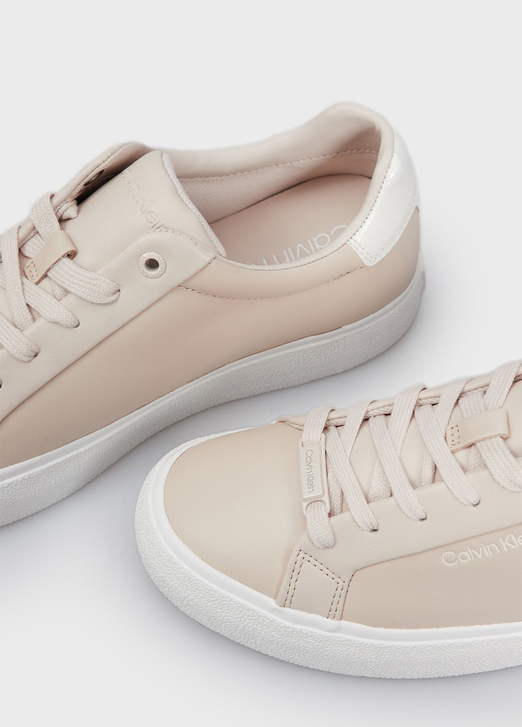 Бежевые кеды Calvin Klein