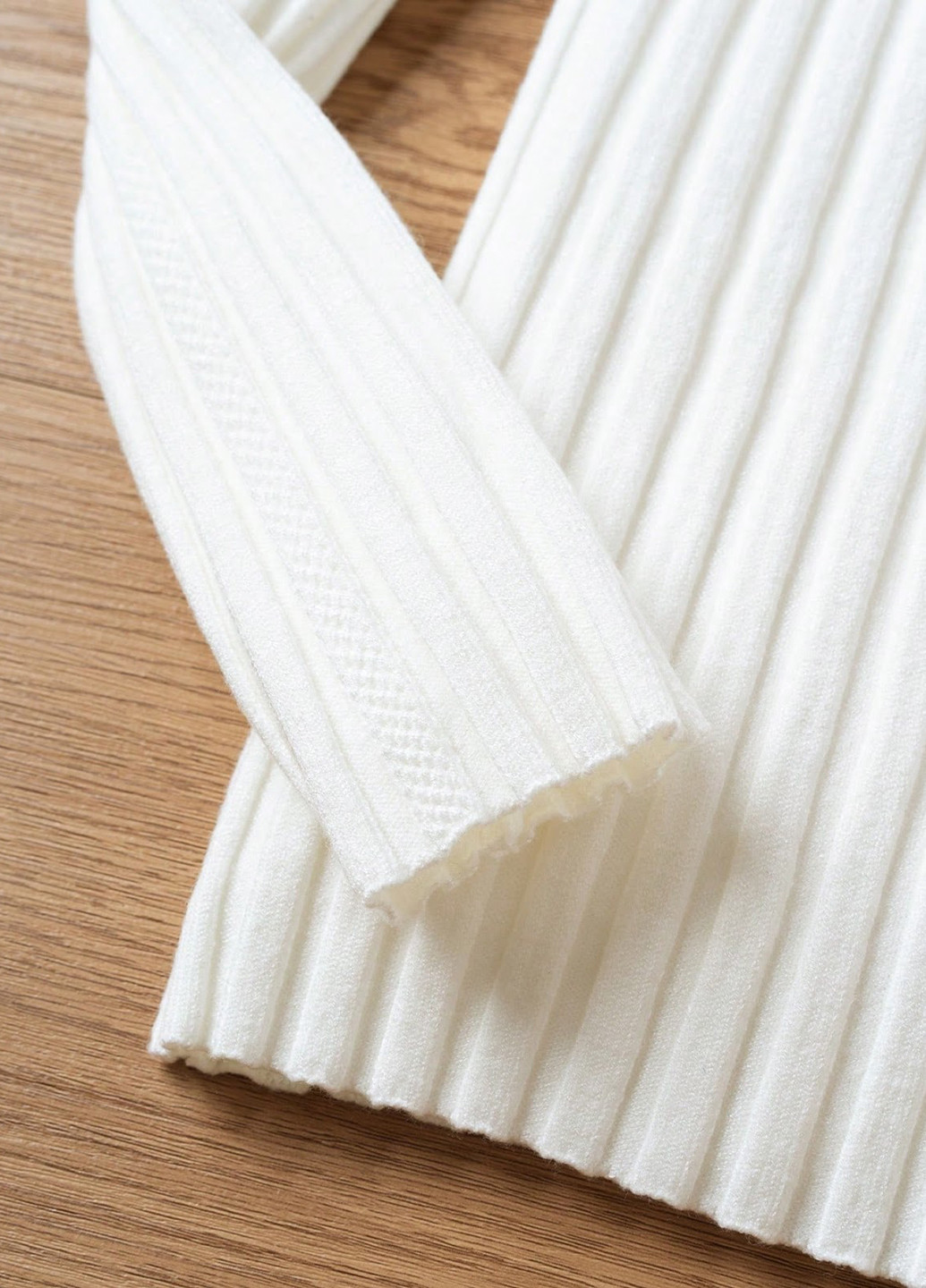 Білий демісезонний светр джемпер SHEIN