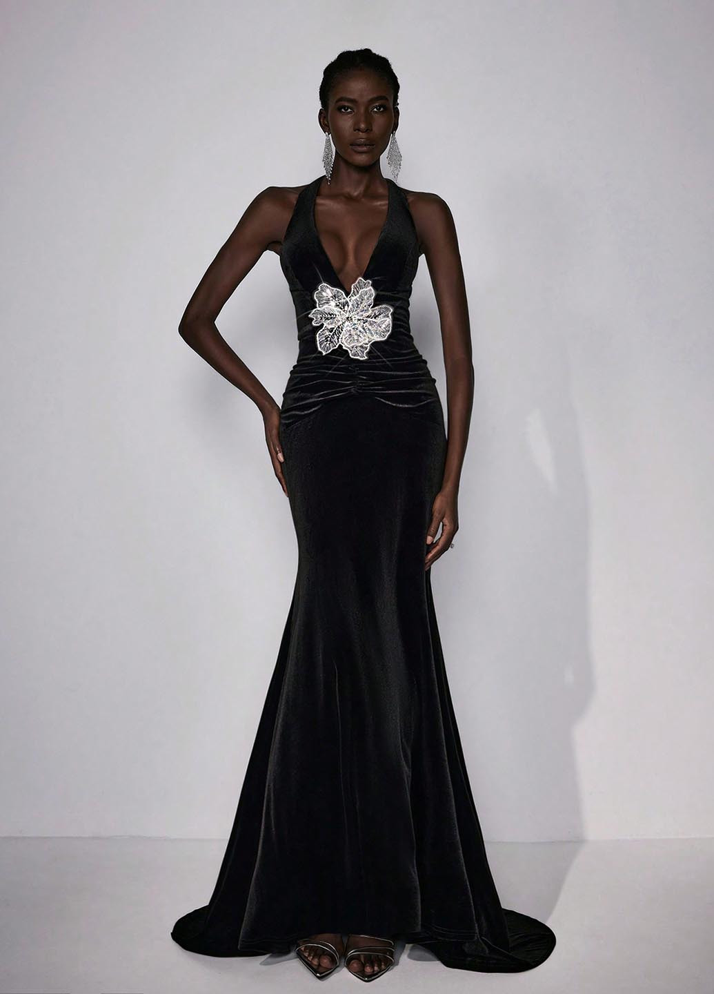 Черное вечернее платье годе SHEIN однотонное